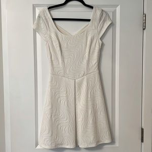 B. Darlin White Textured A-Line Cross Back Dress - Size 11/12
